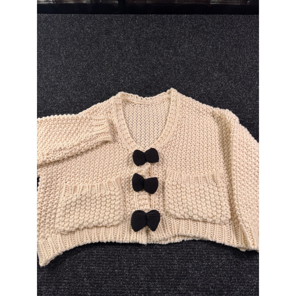 Women Cream Chunky Knit Cropped Cardigan Black Bow Front Pockets Cozy Sweater